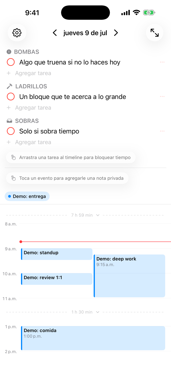 Vista del día en DaySlash: tres buckets sobre un timeline comprimido con eventos del calendario